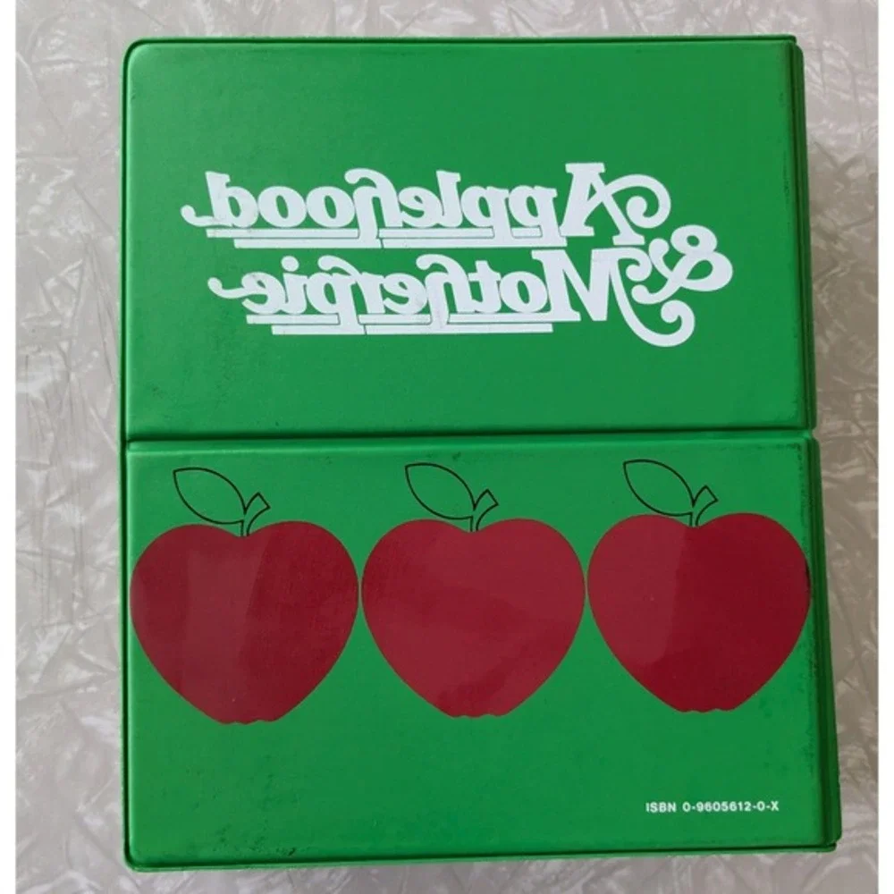Applehood & Motherpie Junior League of Rochester NY Cookbook 1981 Vintage Binder